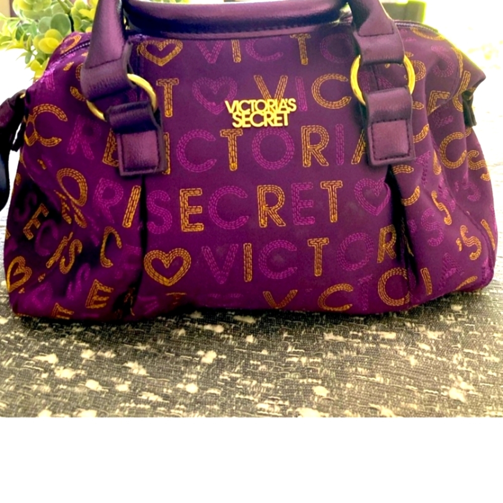 Like new VS Victoria’s Secret Y2K 2000s bag purple gold purse condition handbag